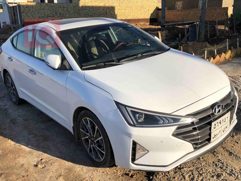 هیوندای ئەلەنترا
